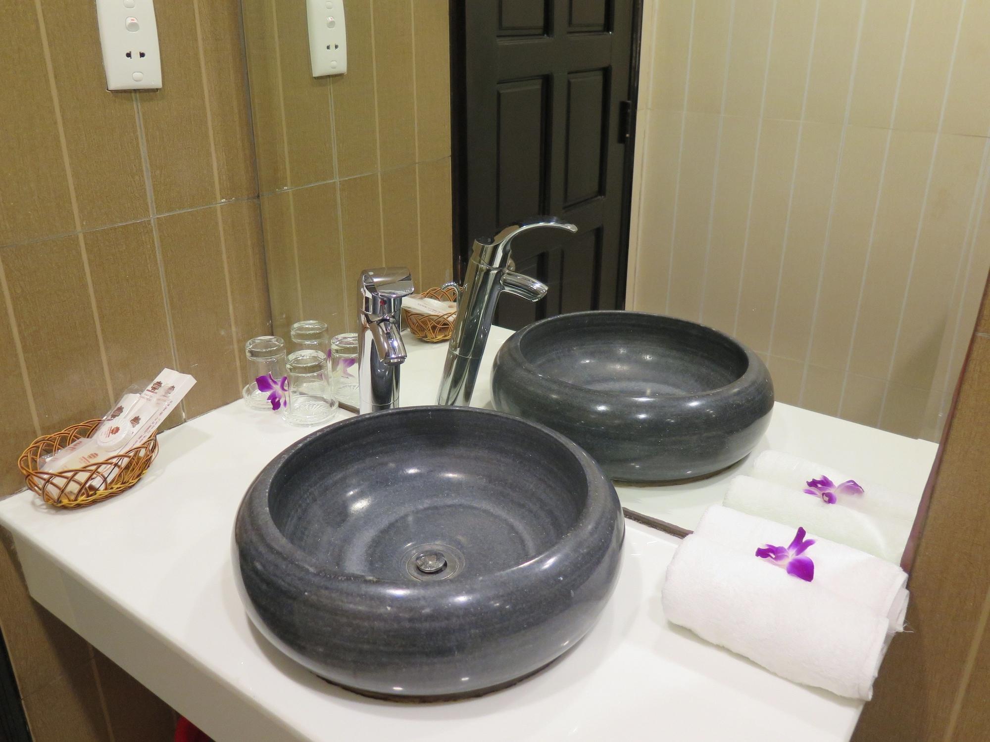 Sunflowers Hotel Airport Ho Chi Minh-byen Eksteriør bilde